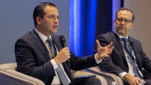 Jorge Ávalos y Juan Manuel Olivo en Conecta FIBRA. Foto AMEFIBRA.