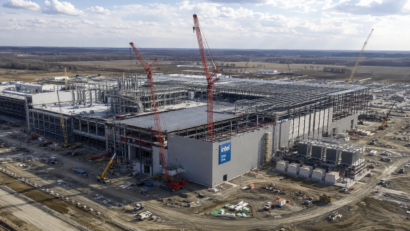 Obras del complejo Ohio One de Intel cuya primera planta no operaría antes de 2030.