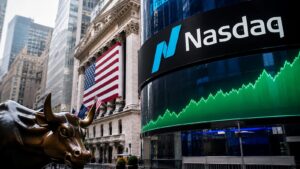 El Nasdaq lidera Wall Street tras el débil dato de empleo y la caída de los rendimientos.