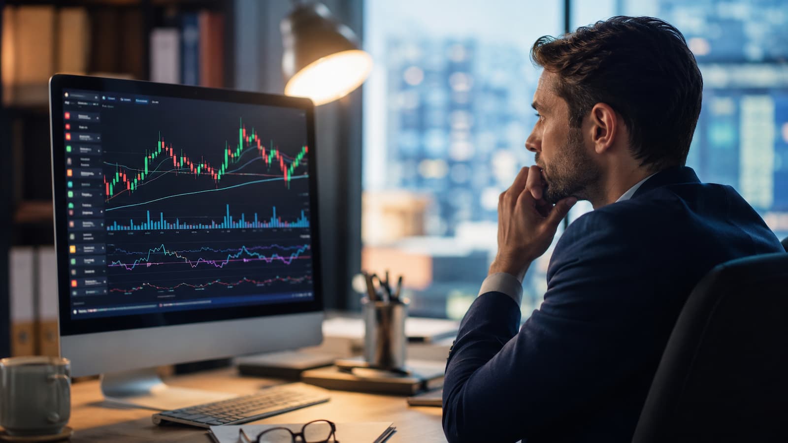 ZFX ajusta margen en CFDs de acciones alrededor de resultados corporativos.